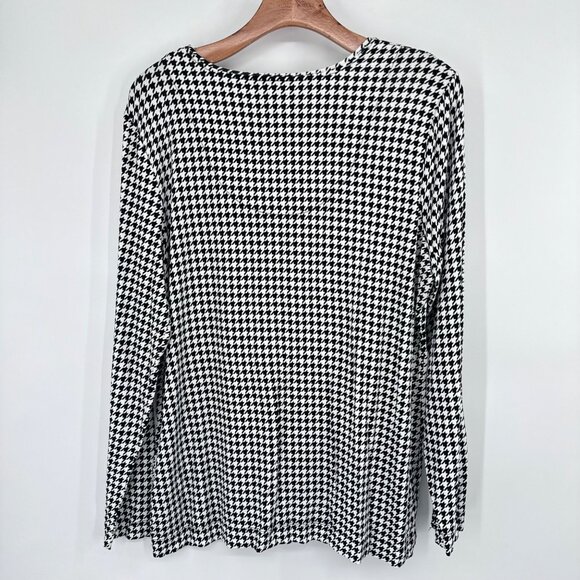 Chicos 2 Womens Houndstooth Long Sleeve Top layering tee size large black knit - Picture 11 of 14